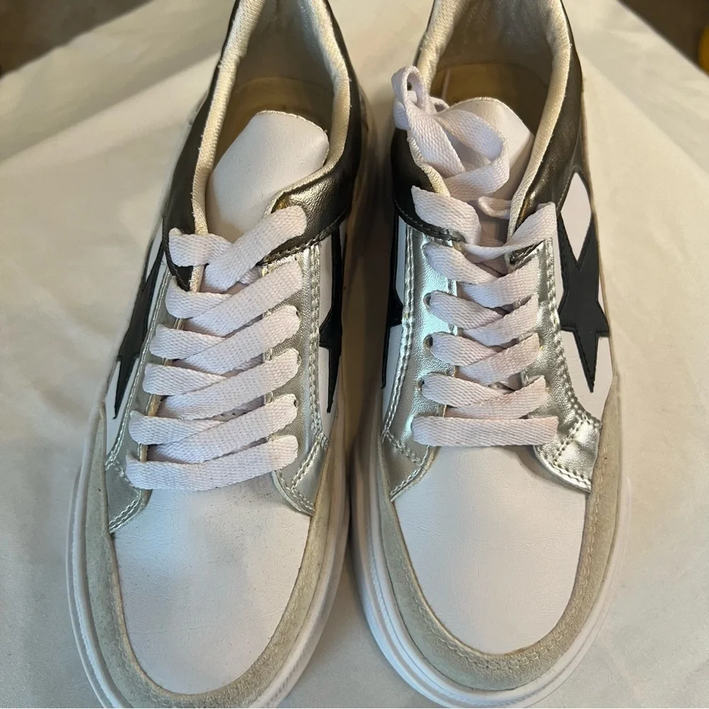 Pink Lily White and Gold Star Platform Sneakers NWOT