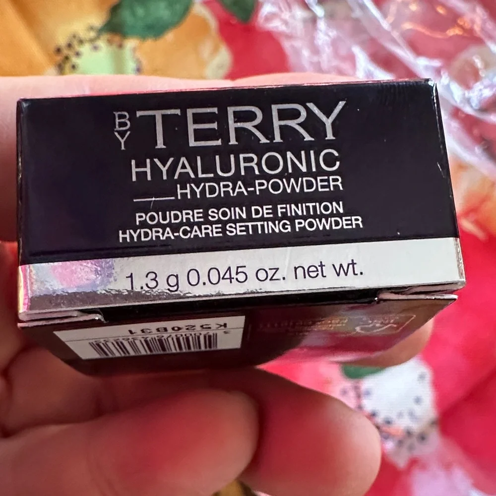 By Terry Hyaluronic Hydra-Powder. 1/order