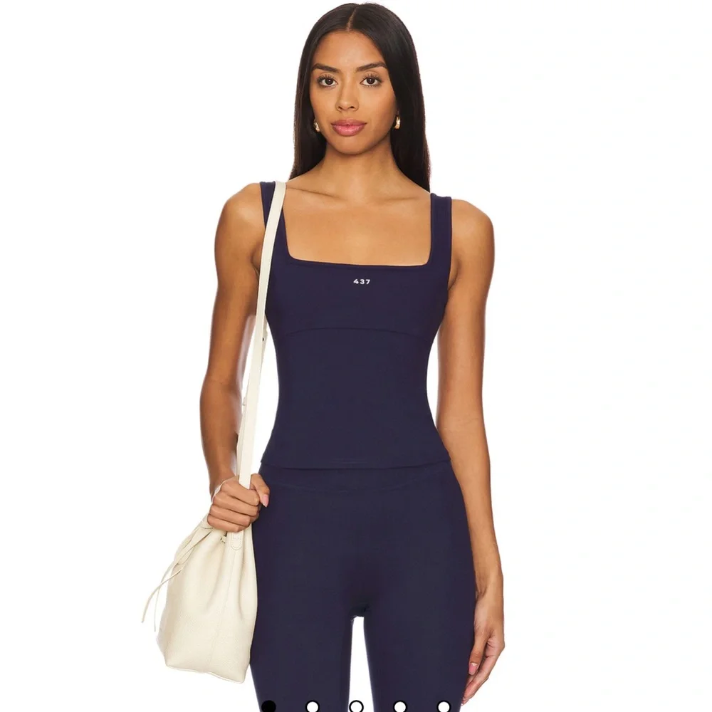 New 437 Set: The Essentials Legging and The Square Tank in Navy Size Medium