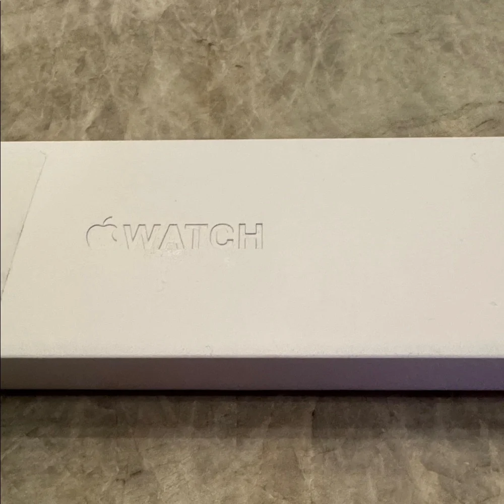 Apple Watch Series 8 GPS + Cellular Stainless Steel Case Gold 41mm Milanese Loop