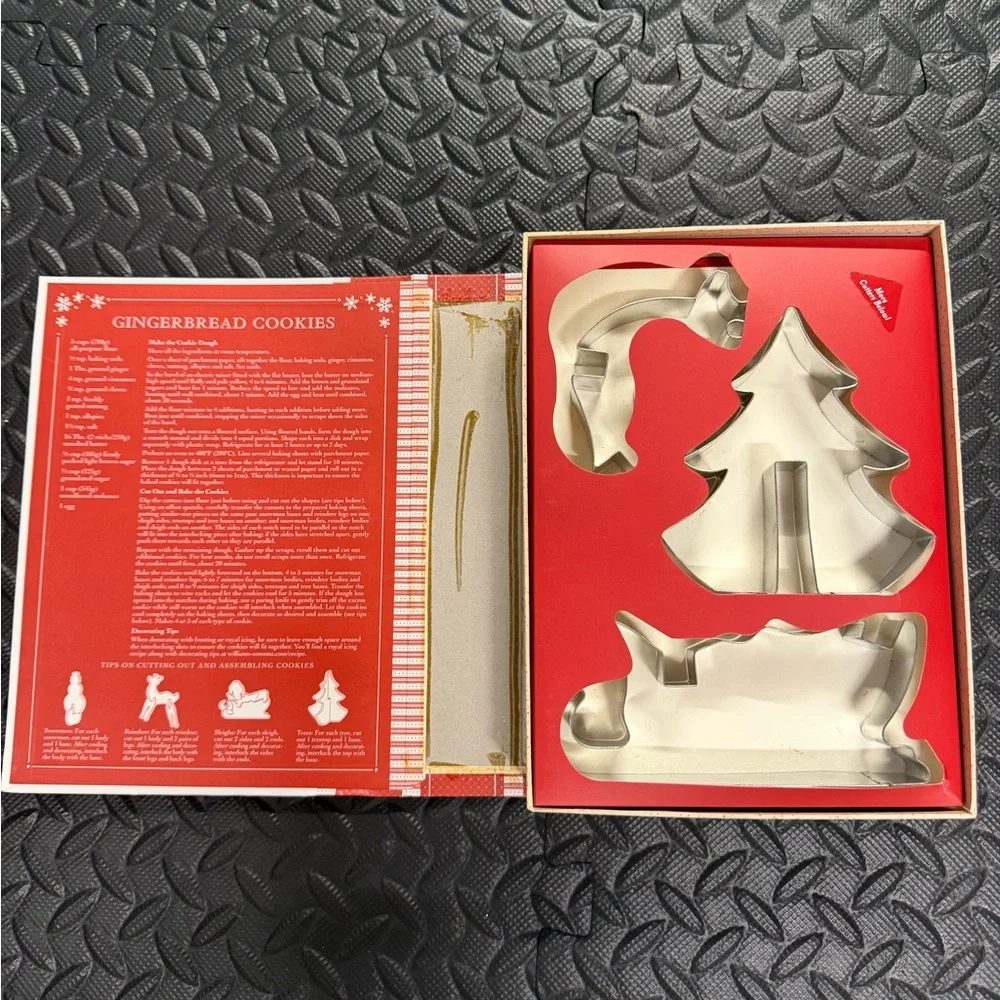 Williams Sonoma Red Holiday Cookie Cutters