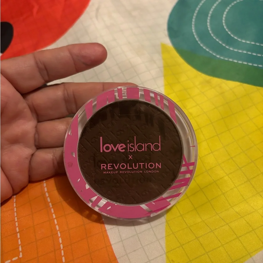 Revolution bronzer radiant