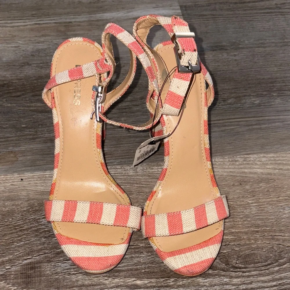 Express heels size