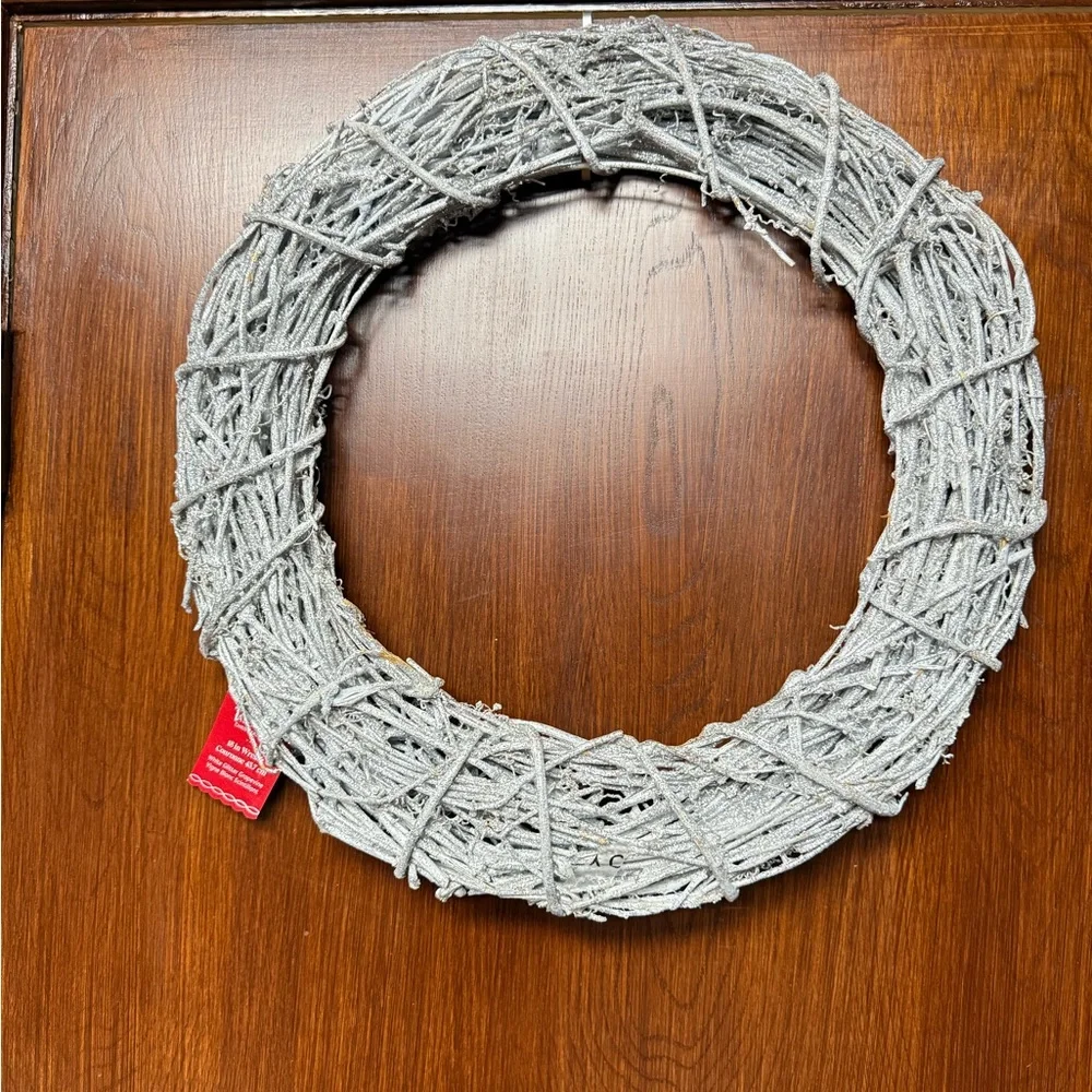 Ashland White Glitter Grapevine Holliday Wreath 18”
