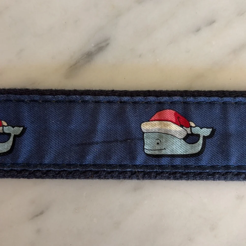 Vineyard Vines Boys “Santa Whale” Belt size 26