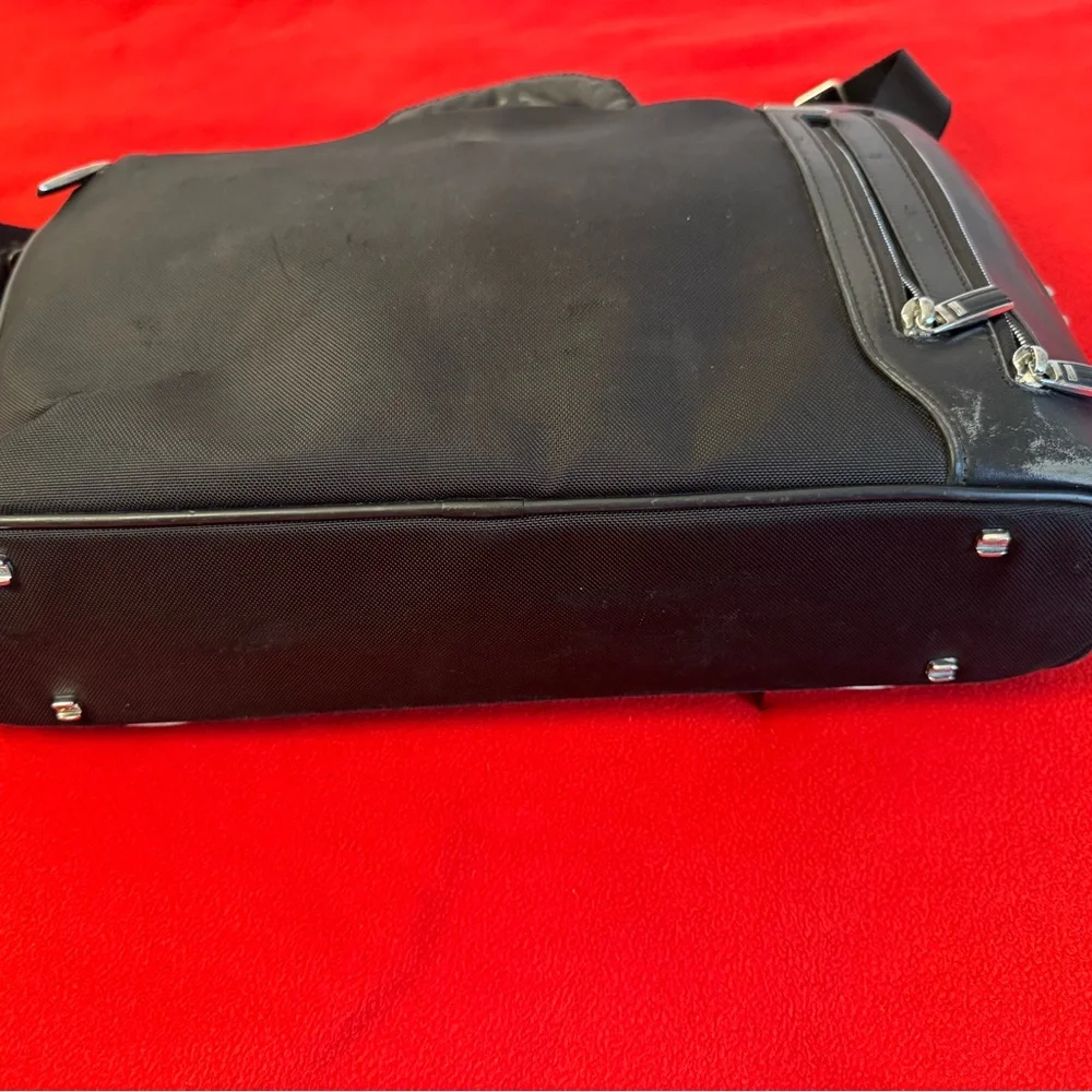 Tumi Arrive Narita Black Nylon/Leather Laptop Messenger Briefcase