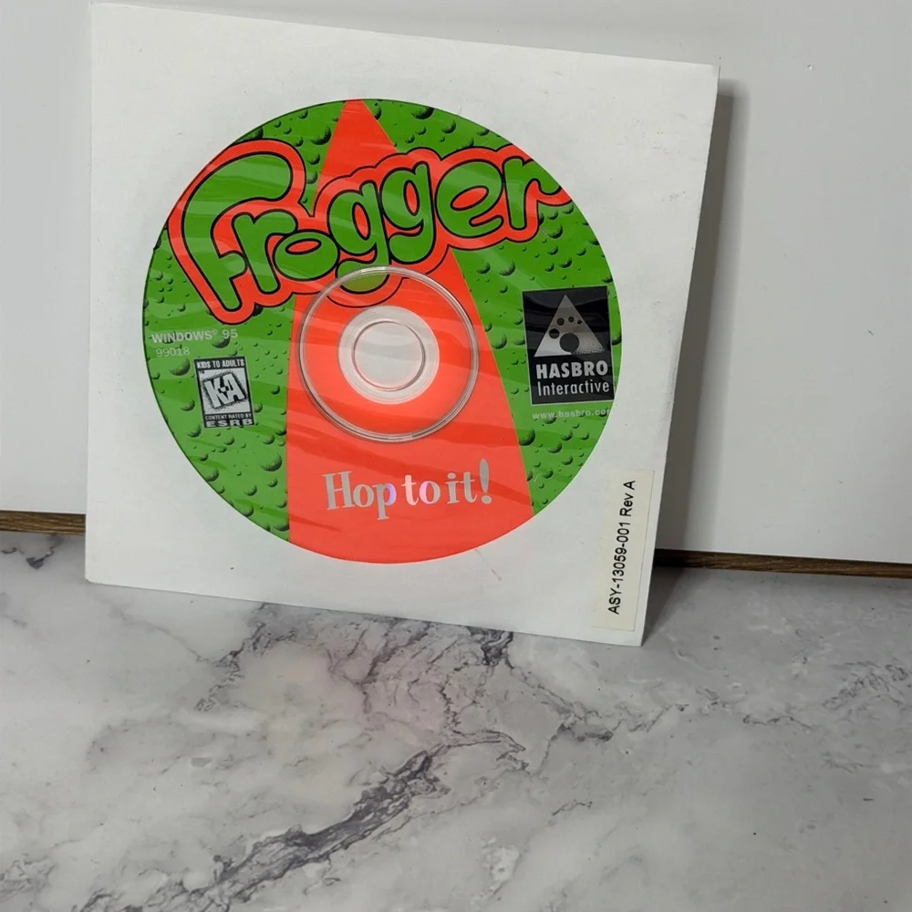 Frogger PC CD-ROM Vintage Hasbro Interactive Game Disc