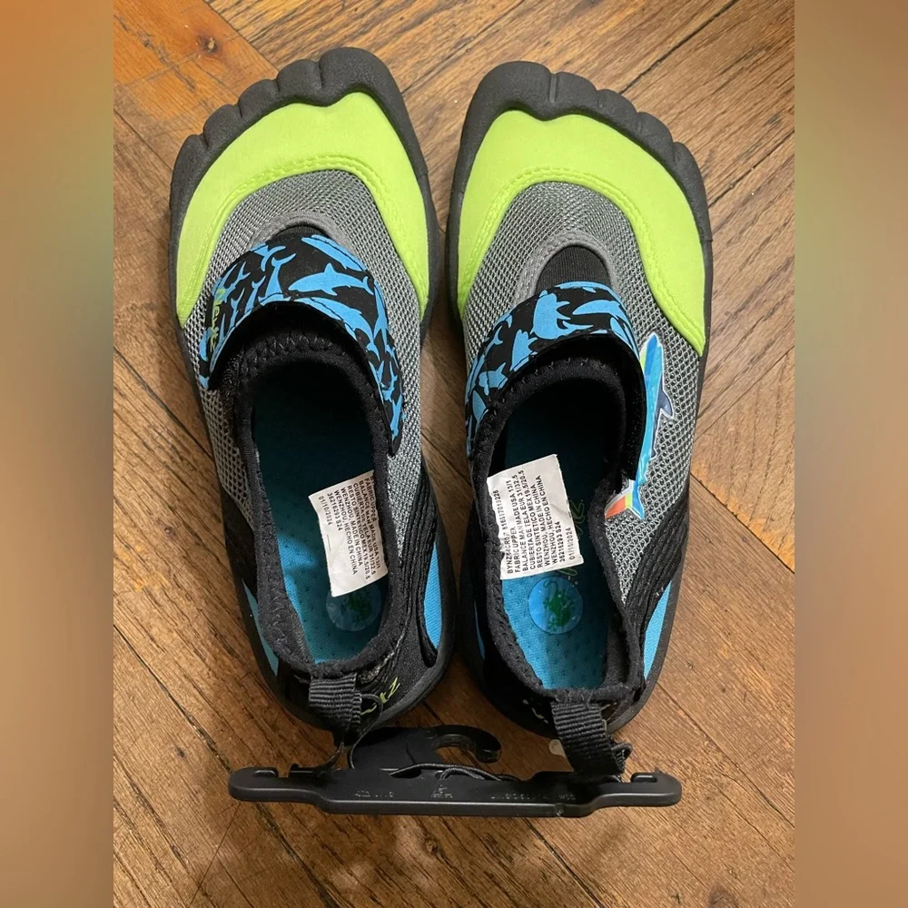 NWOT Newtz Boys Aqua Shark Shoes size 13-1
