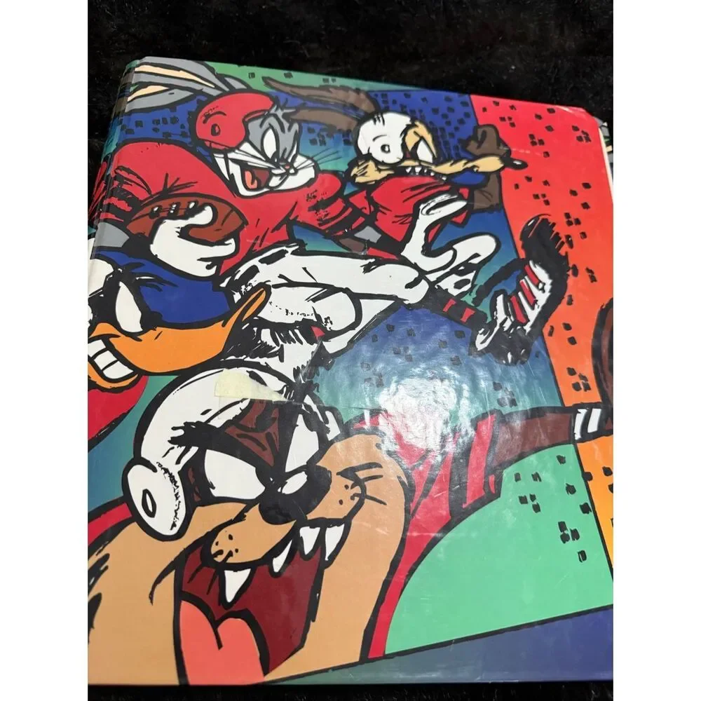 Vintage 1994 Stuart Hall Looney Tunes Curve Back 1 1/2
