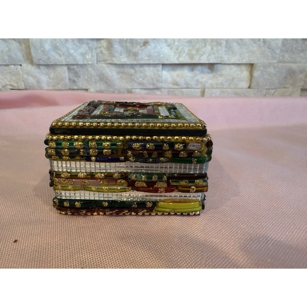 The Unbranded Brand closure stone beads