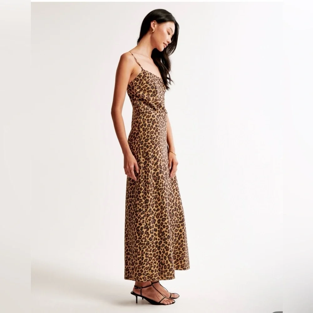 Abercrombie & Fitch flattering slip