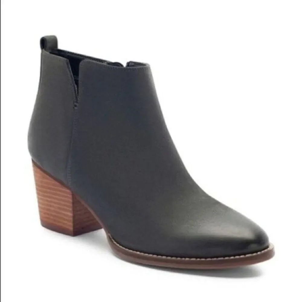 Blondo Norma Waterproof Booties Black Suede Ankle Boots Womens