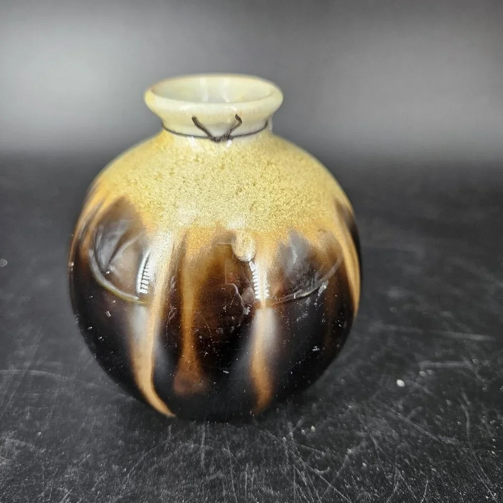 Unmarked item small