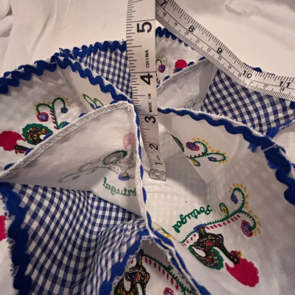 Portugal roll warmer. Blue and White Rooster Embroidered Doily