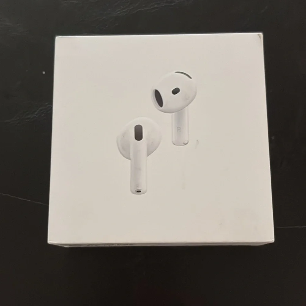 AirPods 4 Wireless Earbuds