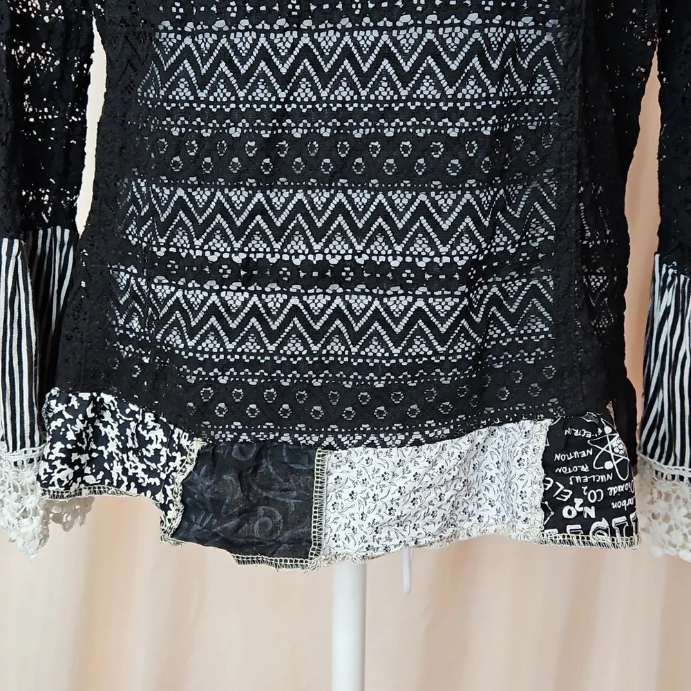 N Touch Black Lace Patchwork Top Women's Medium Button Up Flare Sleeves Goth Alt