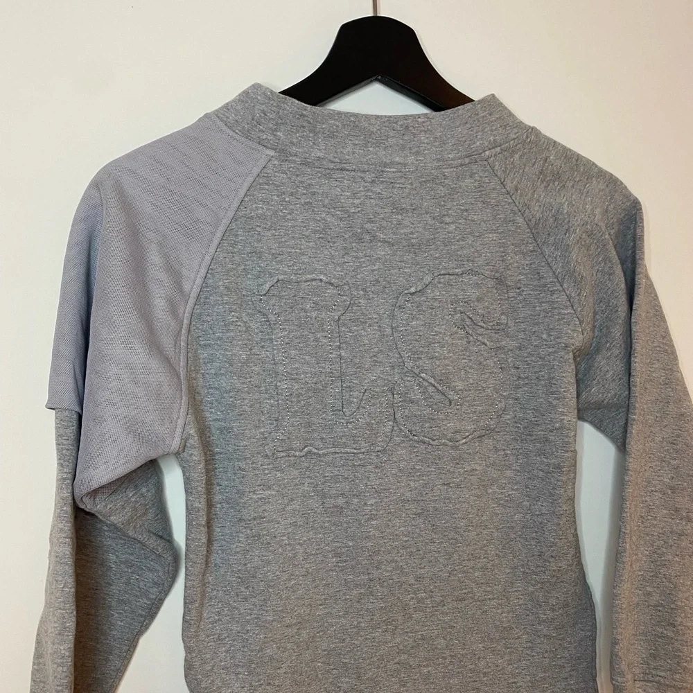 orchestra gray sweater