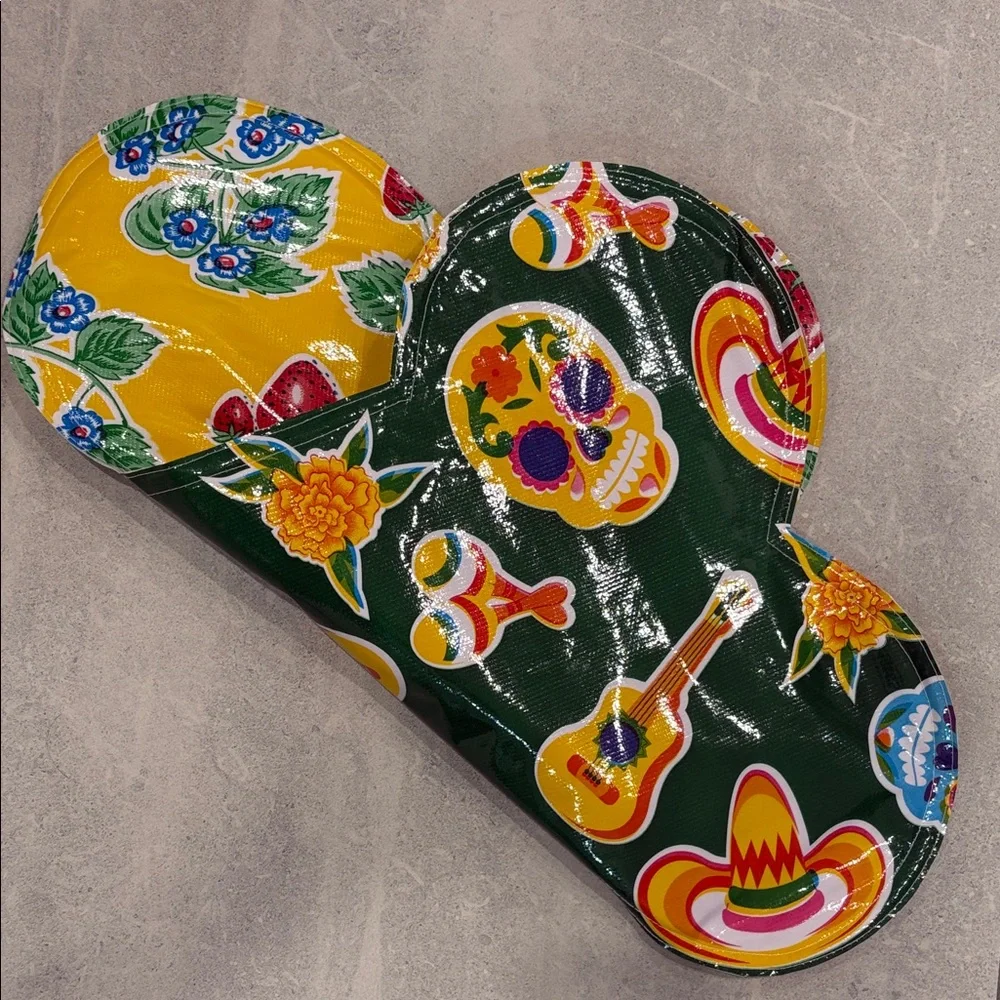 Colorful Bone-Shaped  Double sided Dog feeding mat