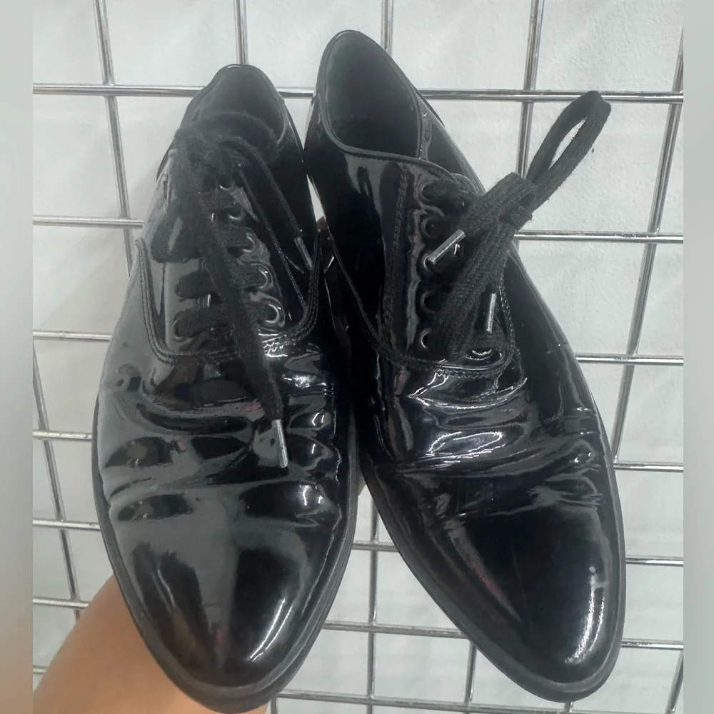 Hogan lace up