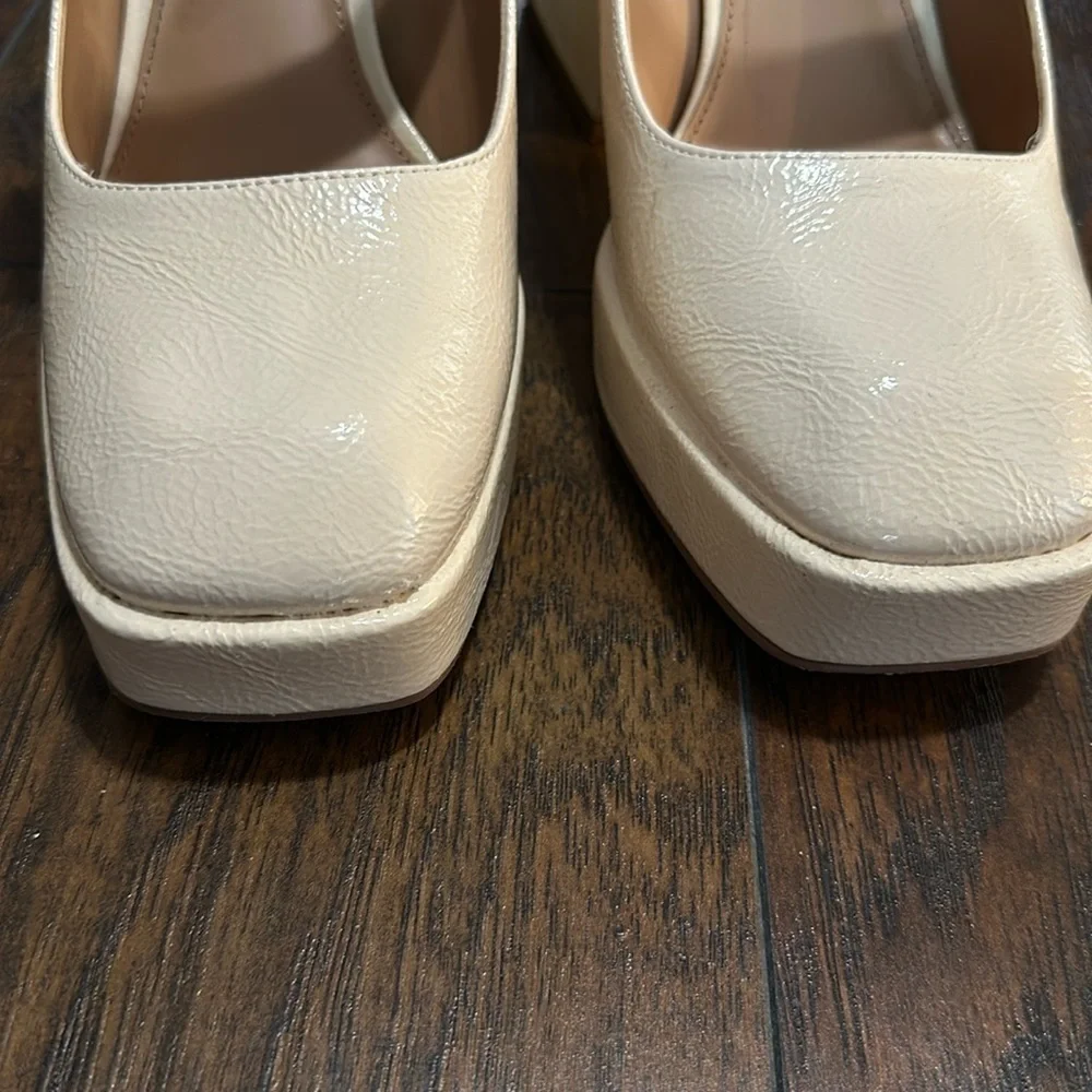 Circus by Sam Edelman step out