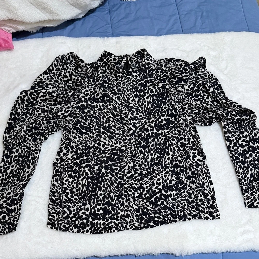 Zara black cream