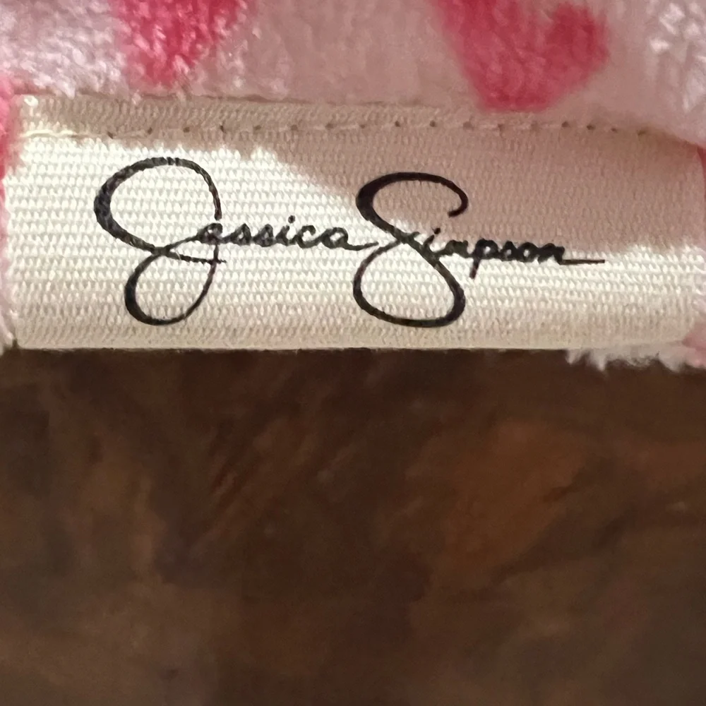 Jessica Simpson design pink
