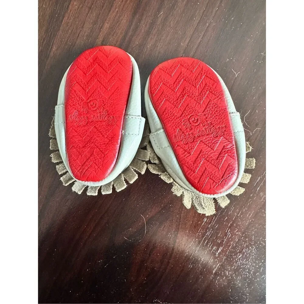 Itzy Ritzy moccasins baby shoes unisex grey sz 12-18 months first walker leather