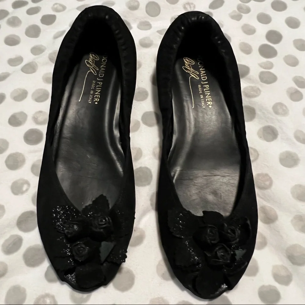 Donald Pliner Black Suede Flower Peep Toe with Elastic Flats Size 6