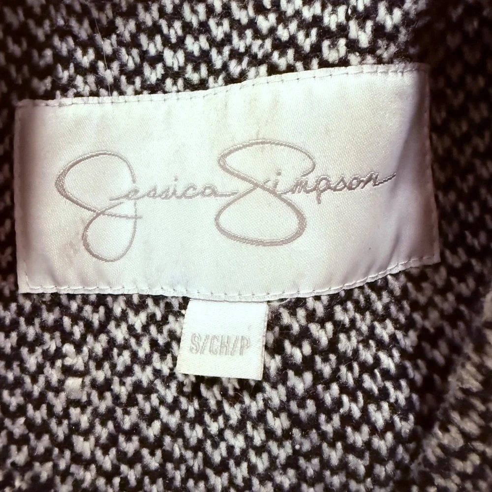 Jessica Simpson gently used