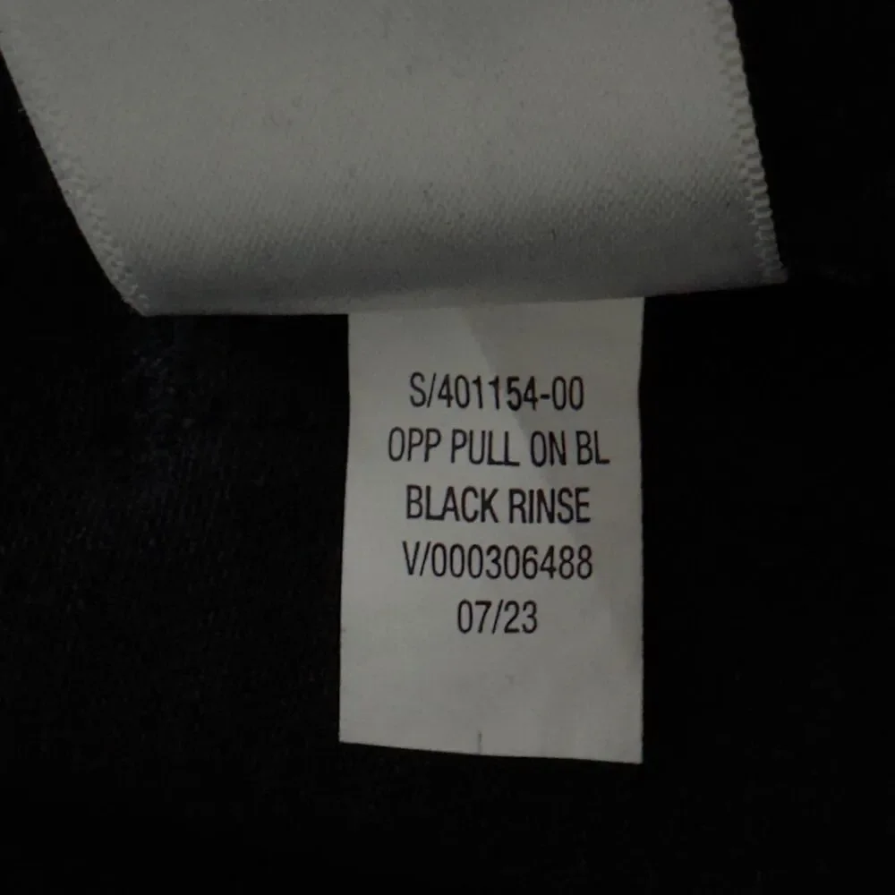 Old Navy ships tags