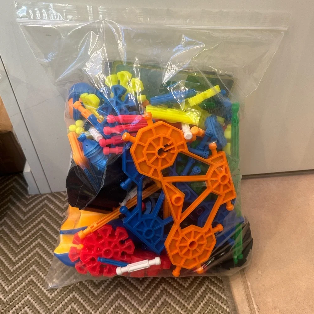 KNEX these kid