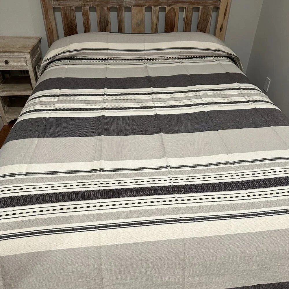PC # 1833 motif loom crafted