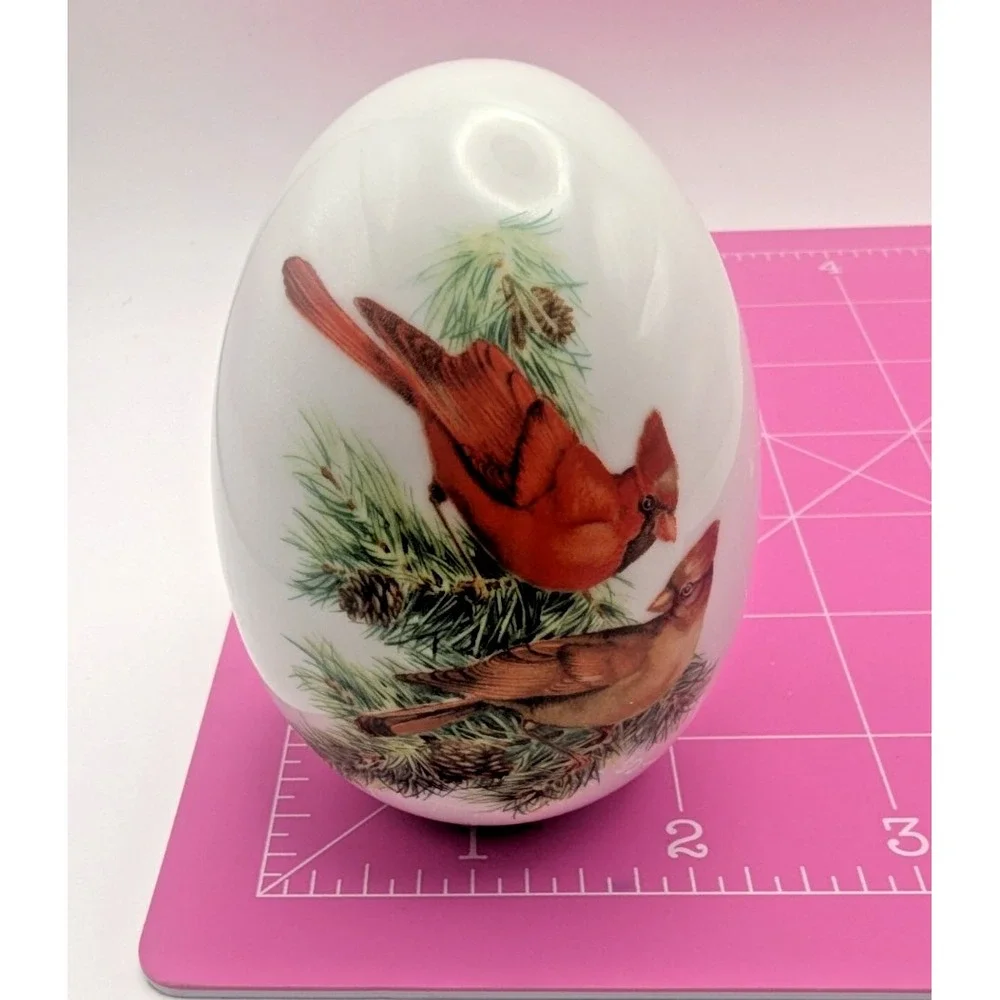 Vintage 1984 Avon Porcelain Egg Cardinals Bird Winter Sparkles with Bold Beauty