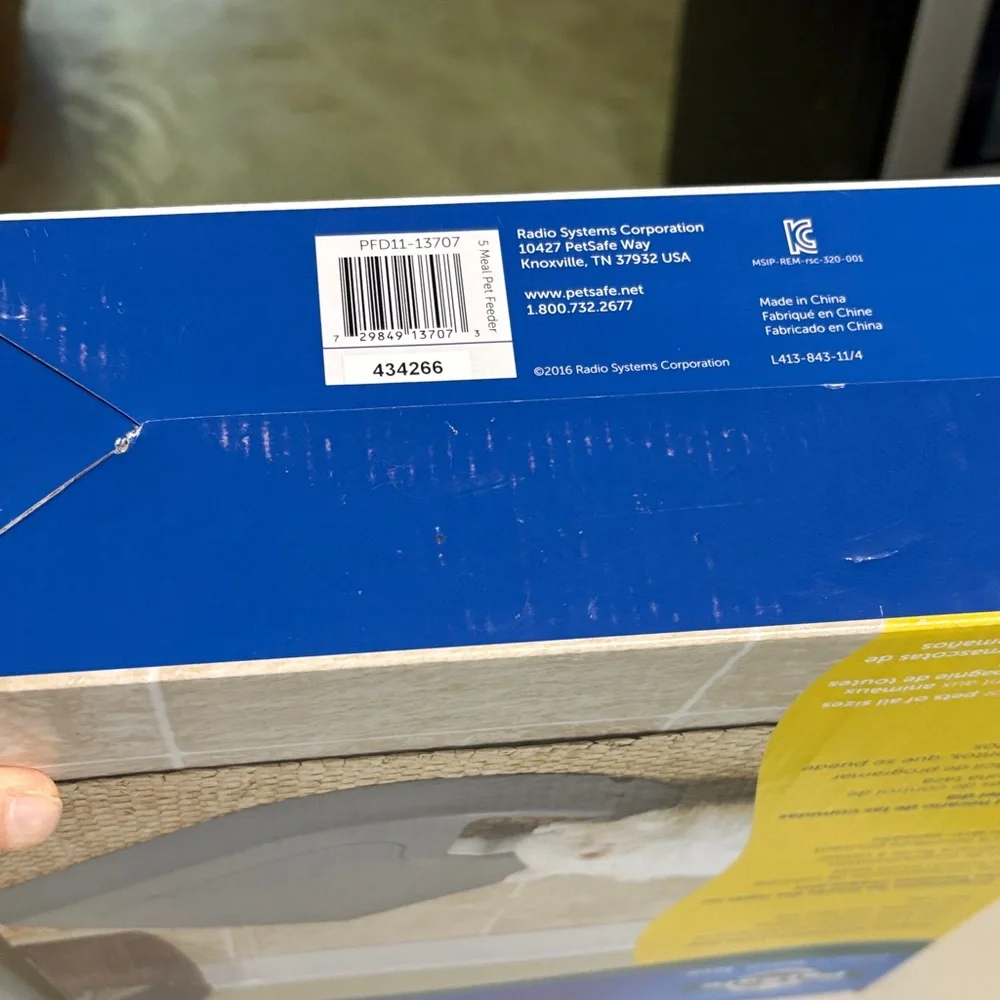 NIB PetSafe Gray 5 Meal Feeder