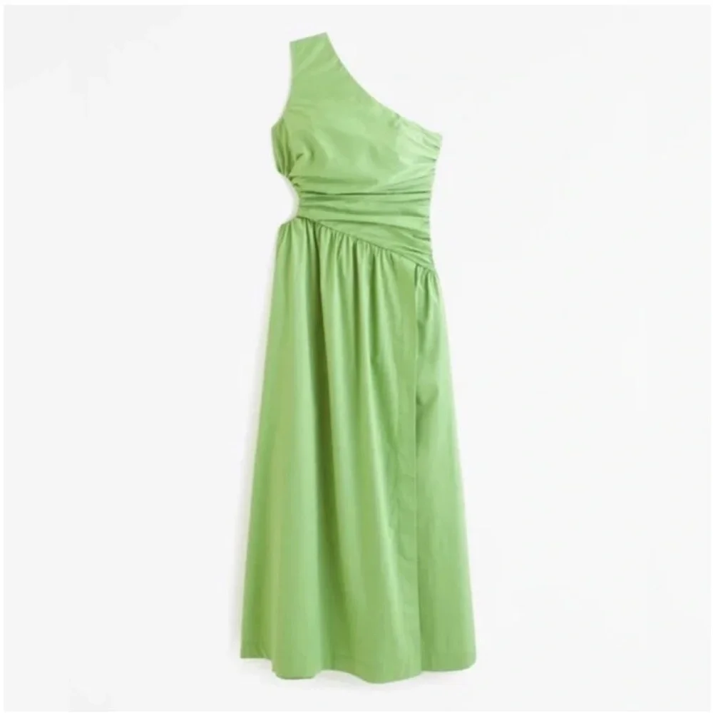 NWT Abercrombie & Fitch One-Shoulder Cutout Maxi Dress in Green size medium