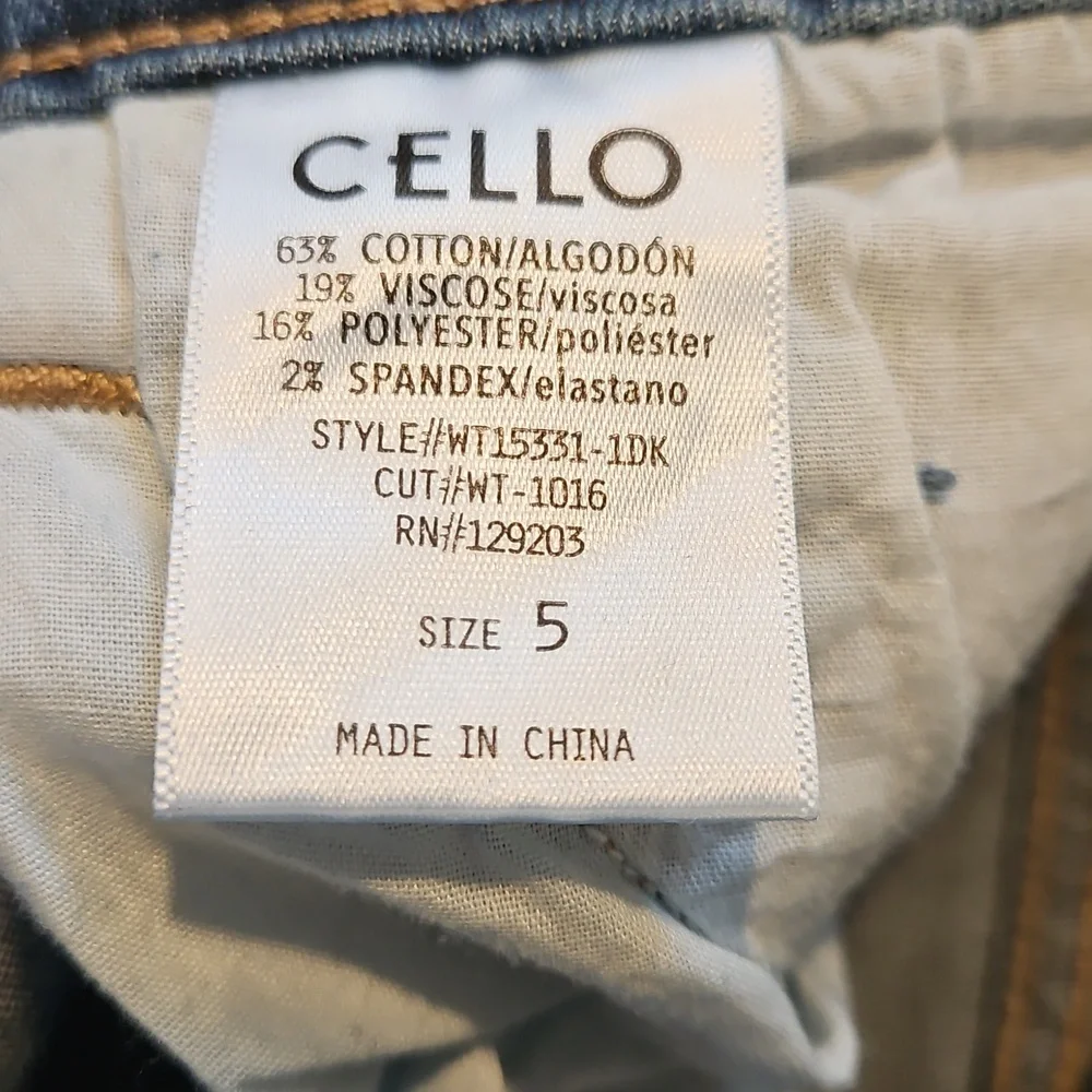 👖Cello High Rise Distressed Skinny Cropped Jeans