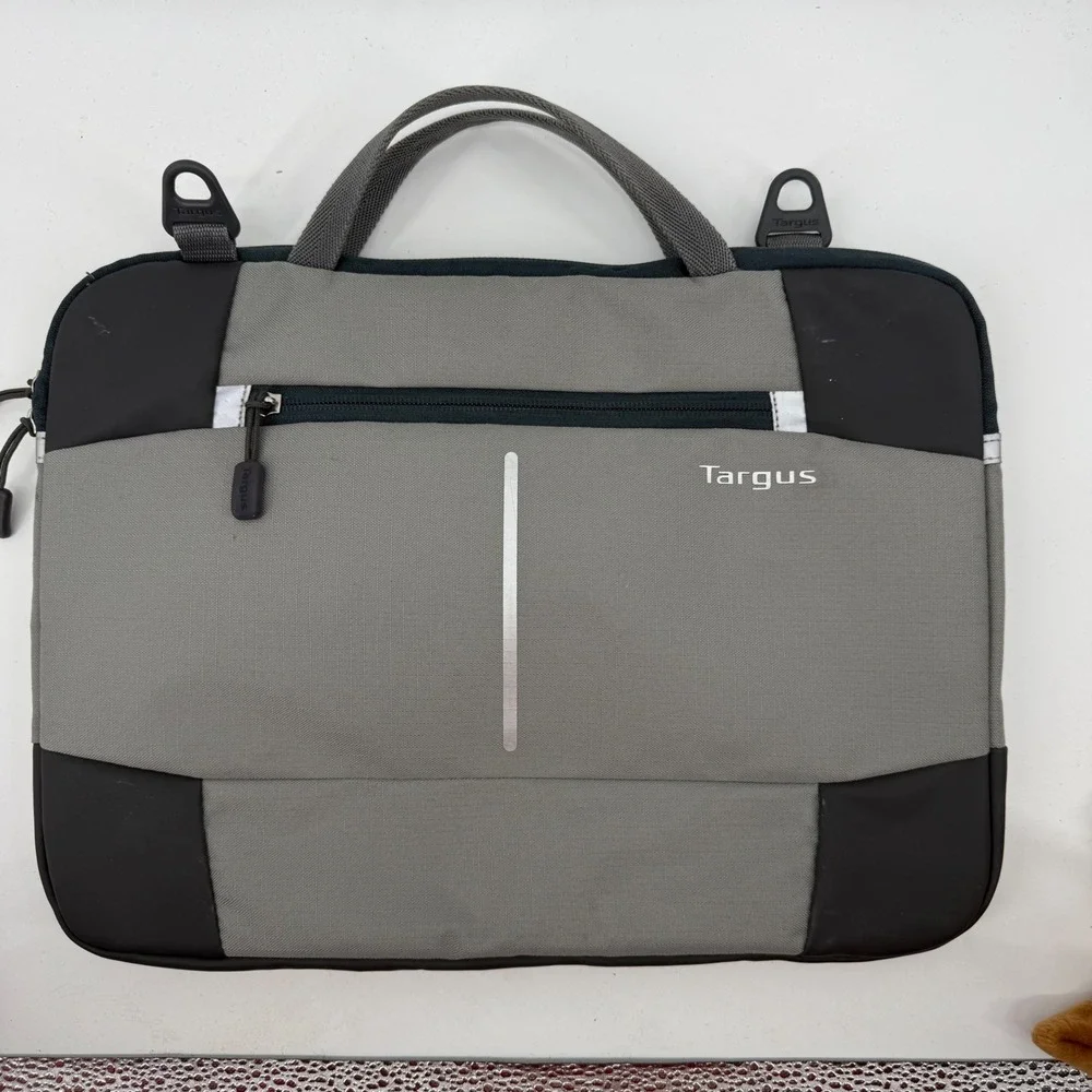 Targus Laptop Sleeve Case Bag 11x15 Gray Black Padded Carry Handle Zip Closure