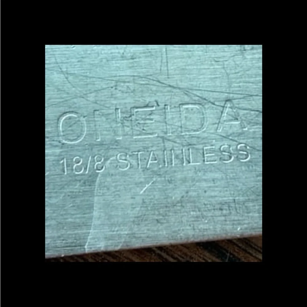 Oneida sleek black