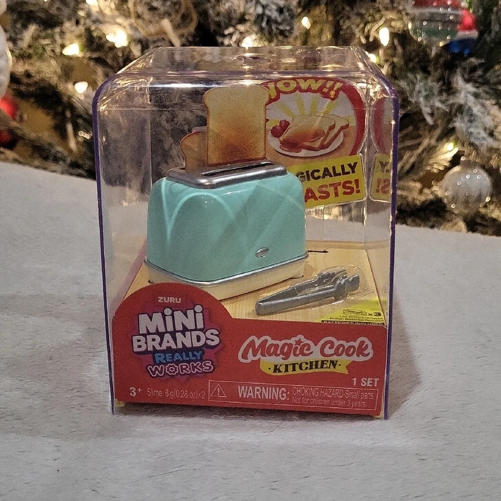 Zuru Mini Brands Magic Cook Kitchen Toaster