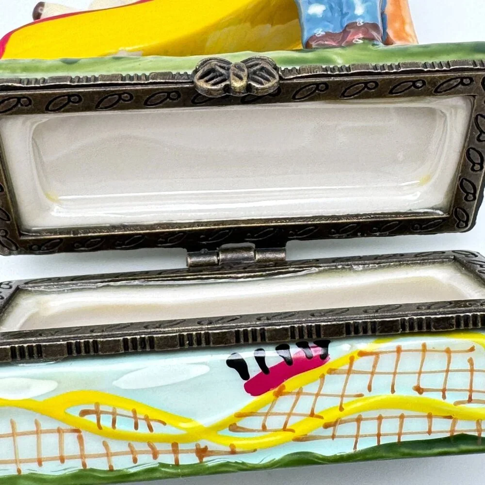 The Three Little Sliding Pigs Hinged Trinket Box Piglet Figure 2 3/4