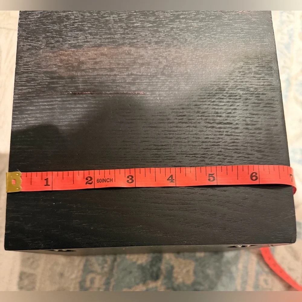 N/A sleek wooden