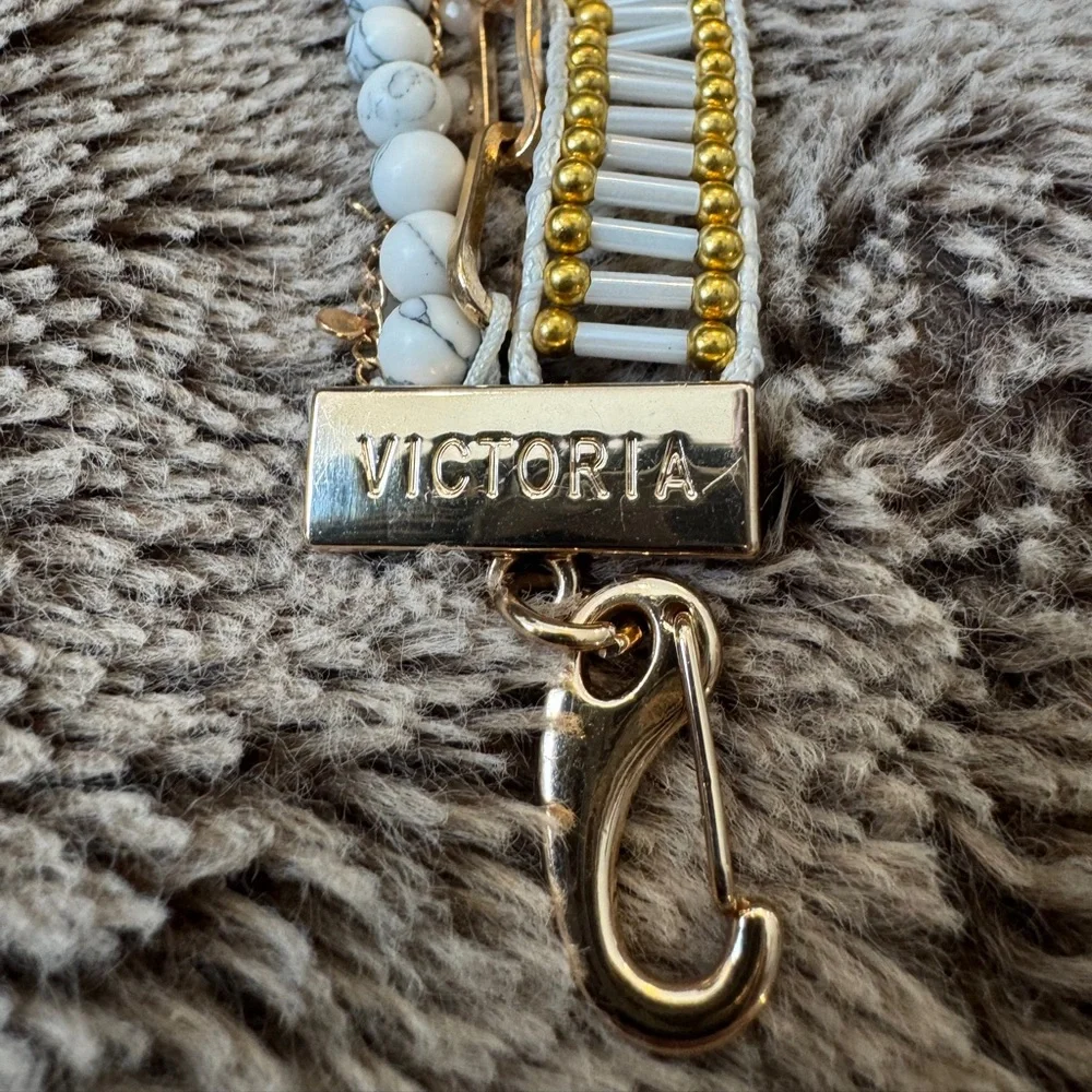 Victoria Emerson smartwatch bracelet