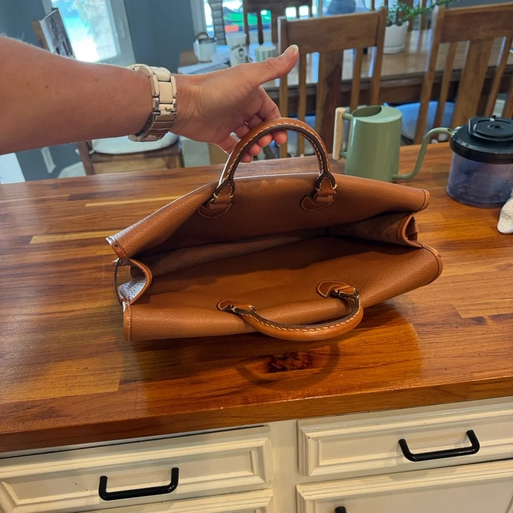 Dooney & Bourke this elegant