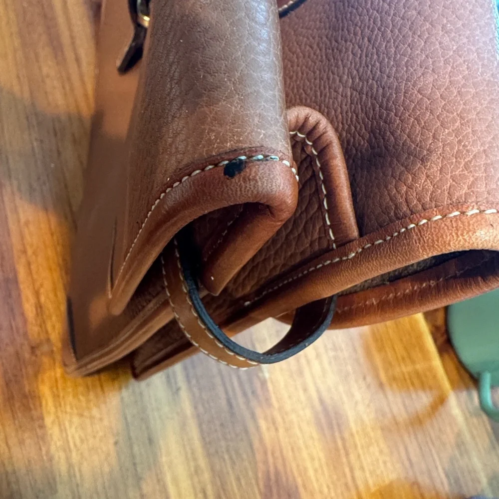 Dooney & Bourke this elegant