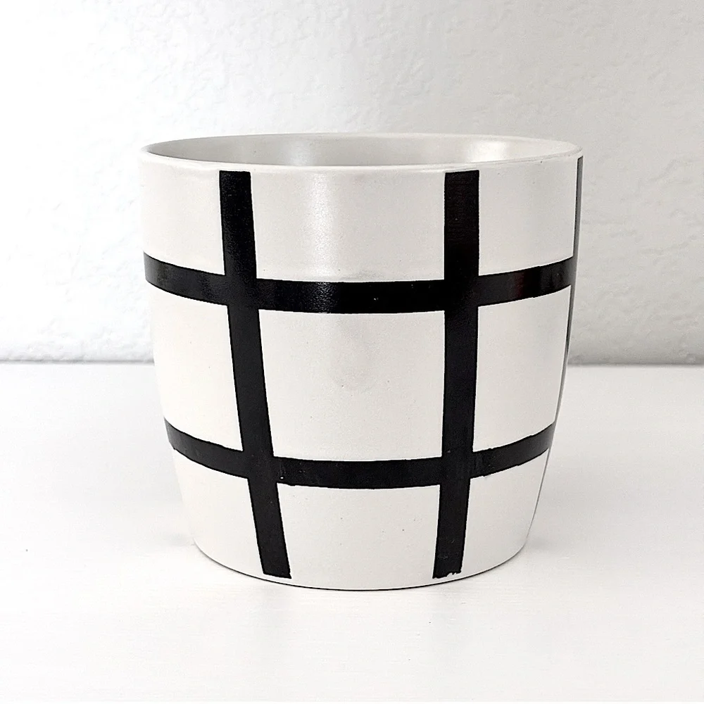 TARGET Grid Pattern Makeup Brush Holder/ Planter