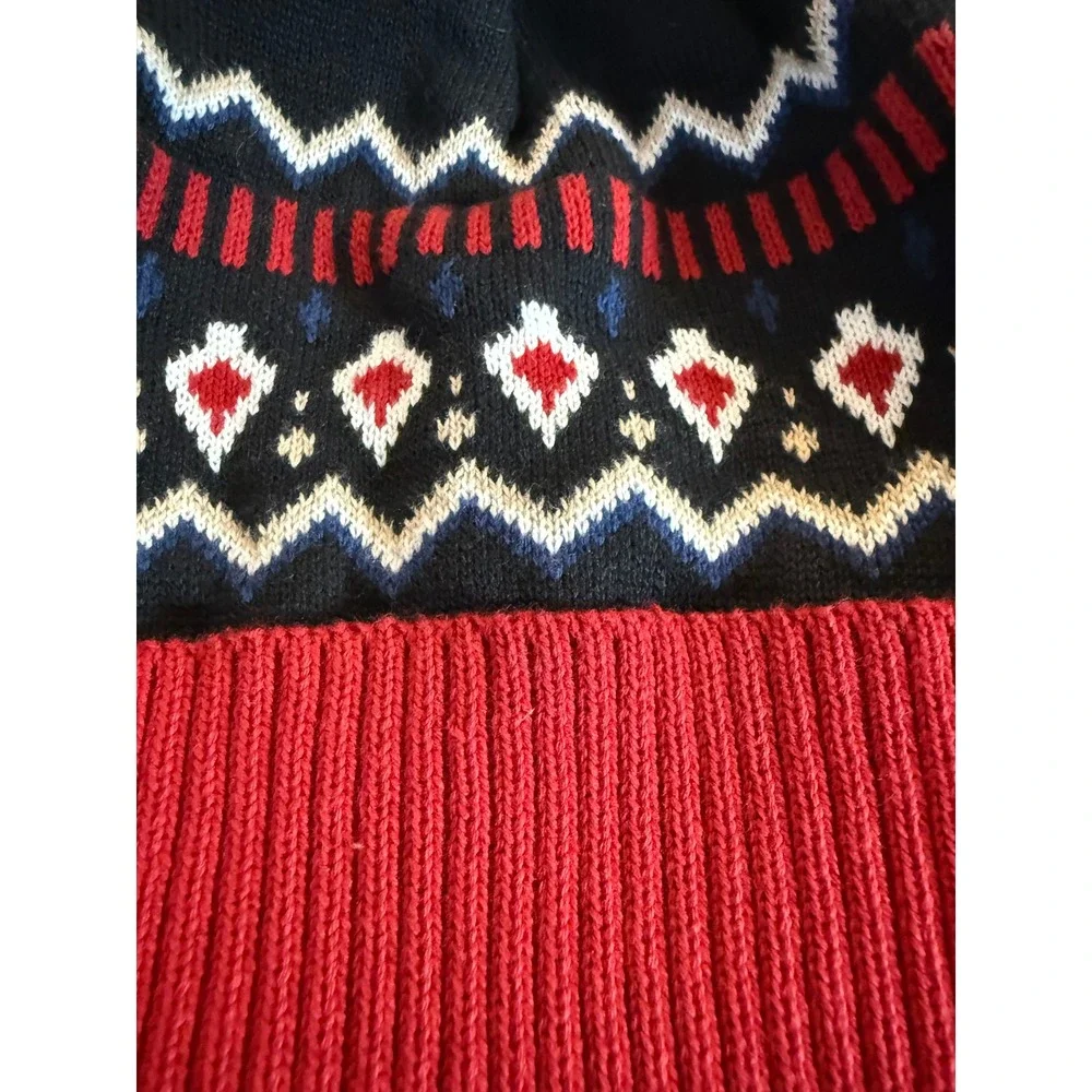 OS NWT Knit Beanie‎ Hat Red Black Geometric Pattern Winter Warm