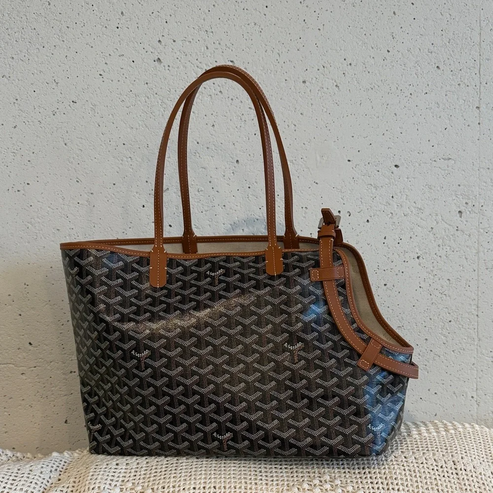 Goyard elegant tote