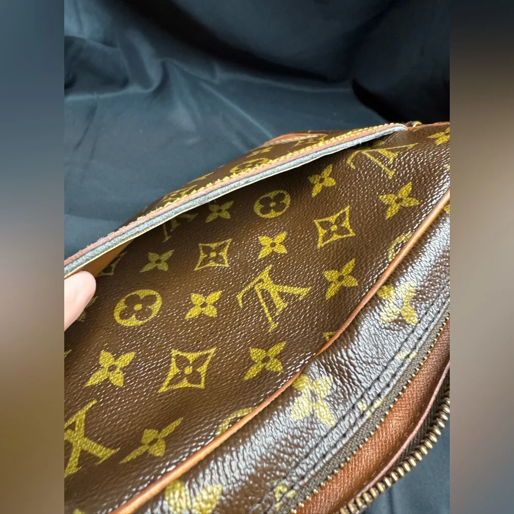 ‼️ SALE ‼️ Louis Vuitton LV Trocadero 23 Monogram Bag with COA