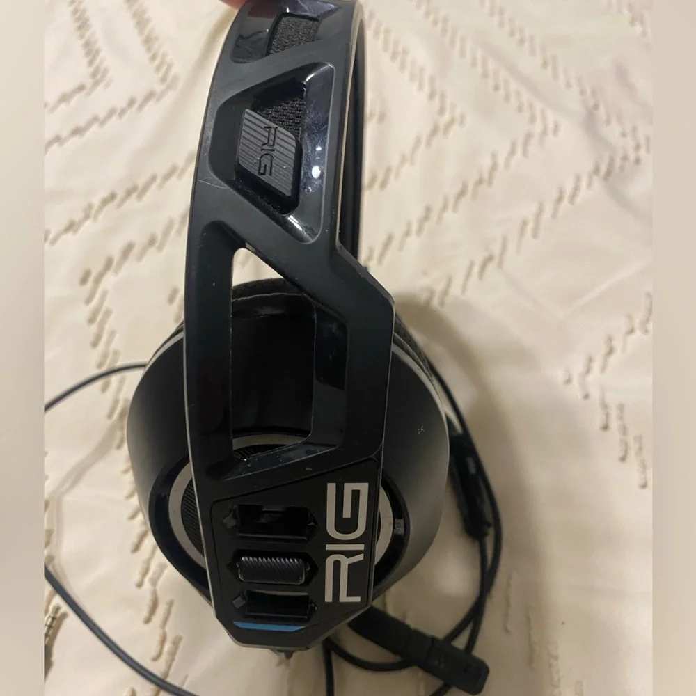 Nacon RIG 300hn Sleek Black & Blue Wired Gaming Headset
