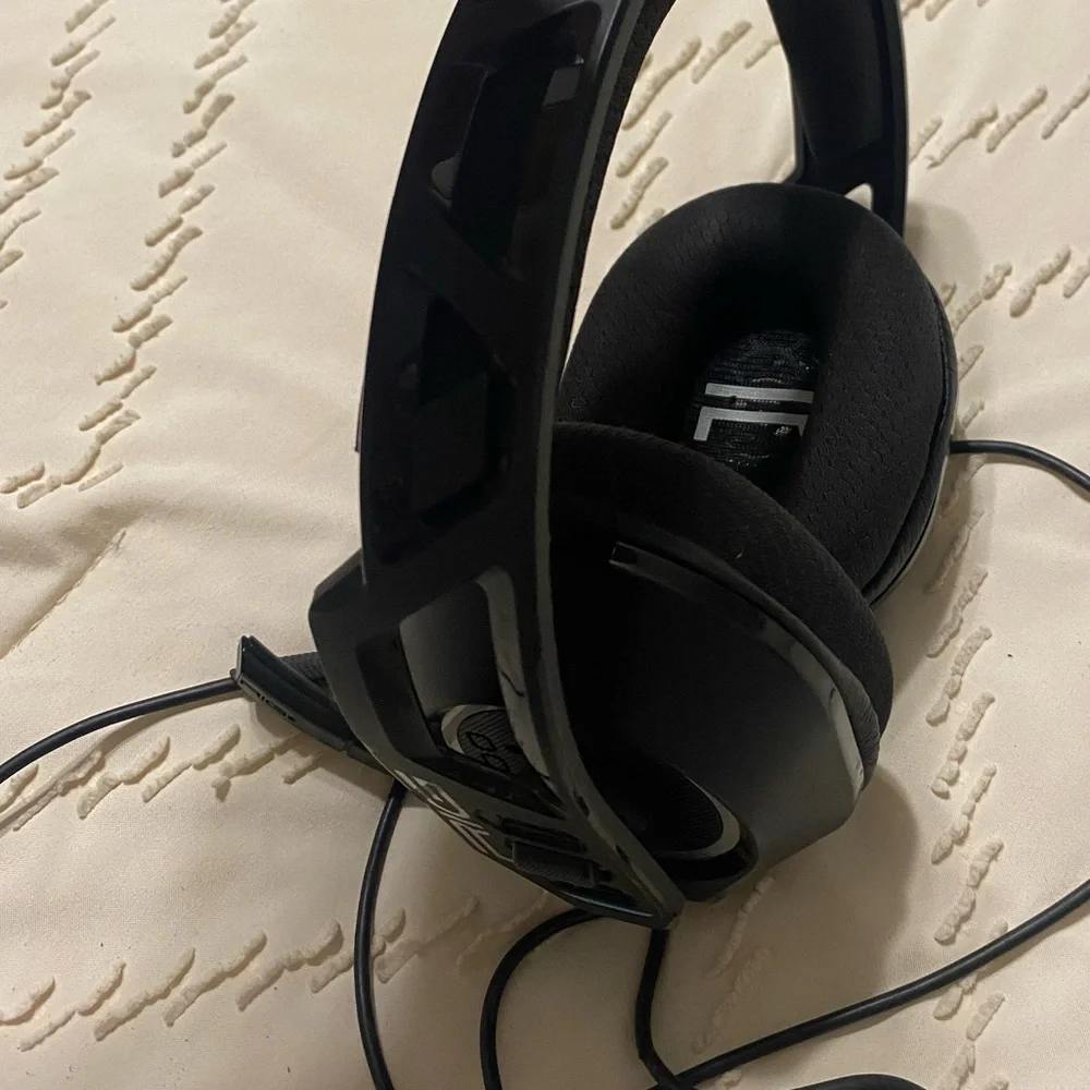 Nacon RIG 300hn Sleek Black & Blue Wired Gaming Headset